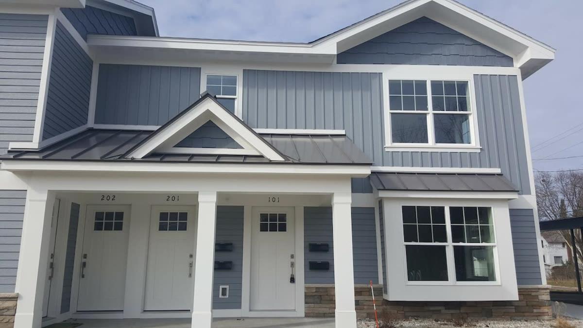 Modern And Pristine Condo -By The Gt Commons Traverse City Esterno foto