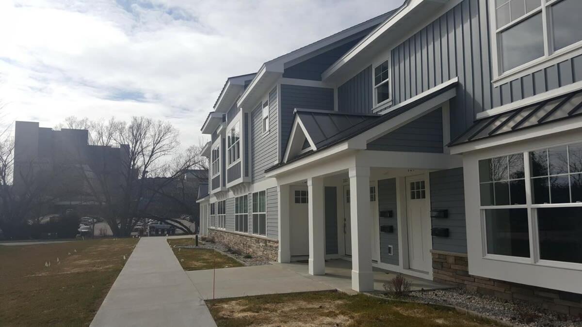 Modern And Pristine Condo -By The Gt Commons Traverse City Esterno foto
